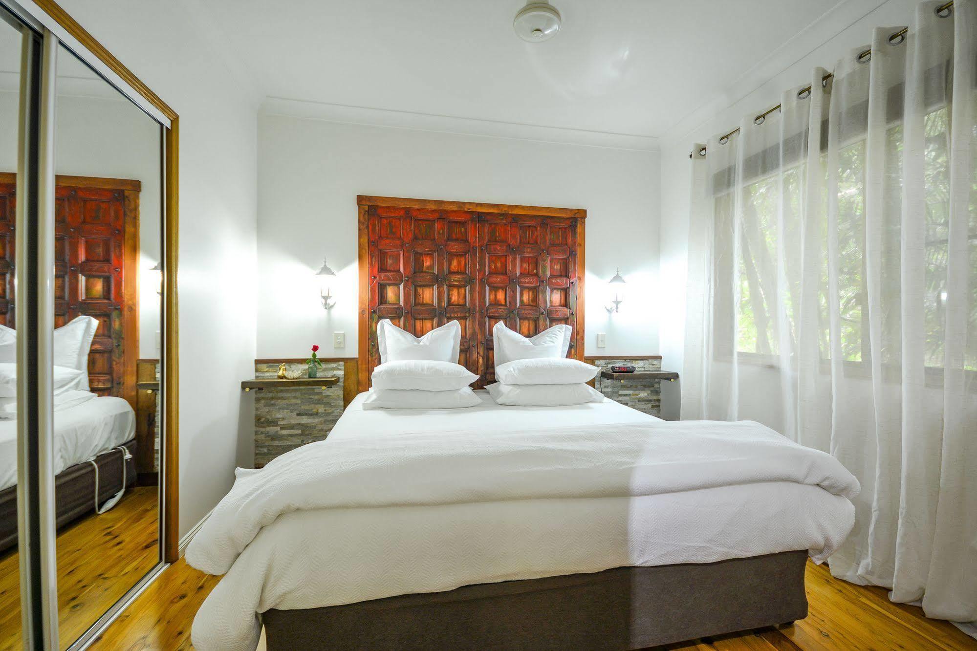 Crater Lakes Rainforest Cottages Янгабъра Екстериор снимка