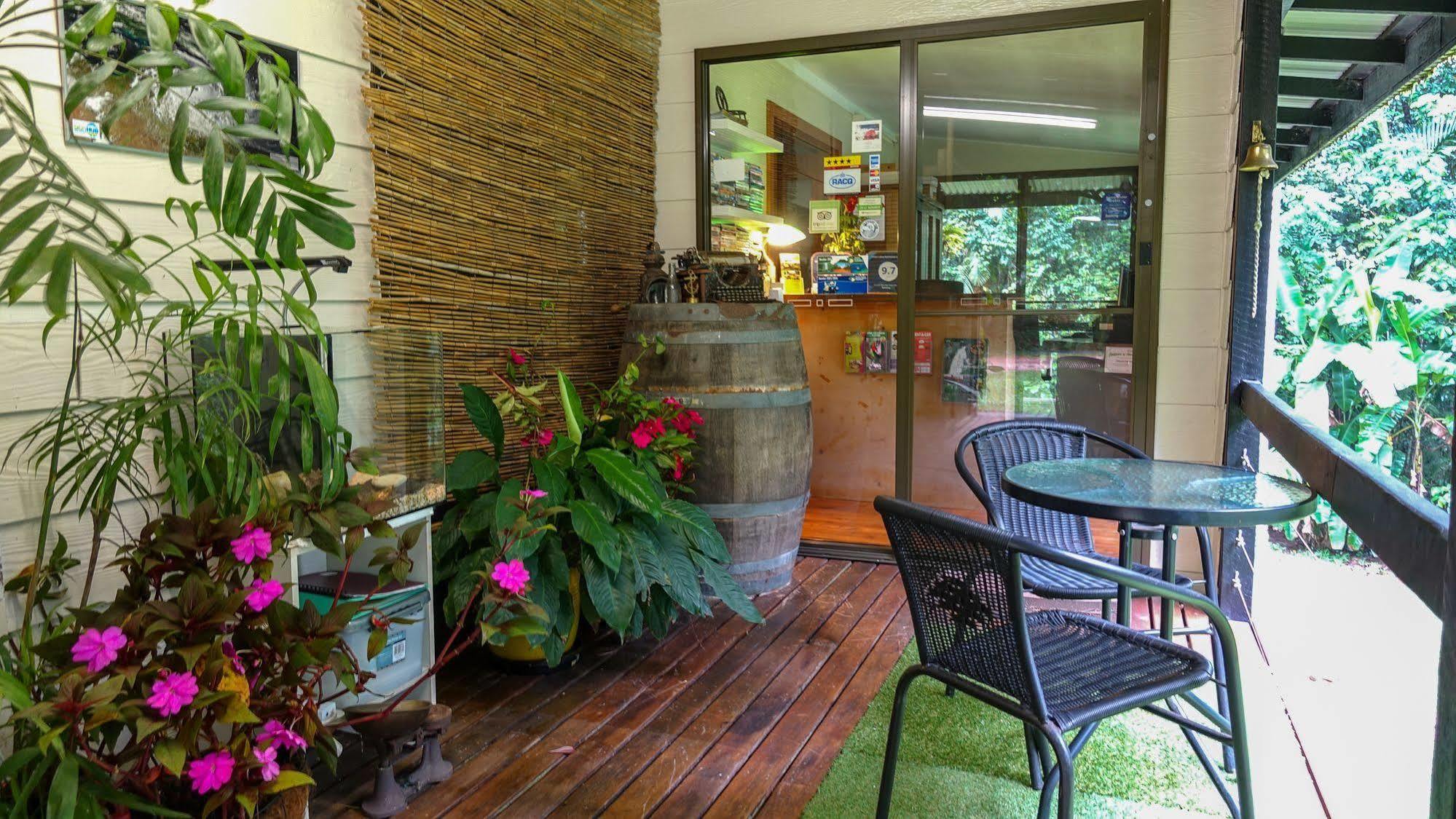 Crater Lakes Rainforest Cottages Янгабъра Екстериор снимка